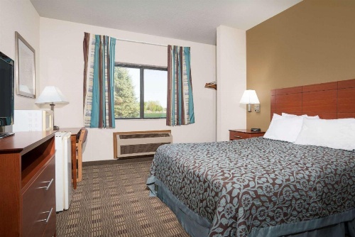 Days Inn by Wyndham Mankato image 11