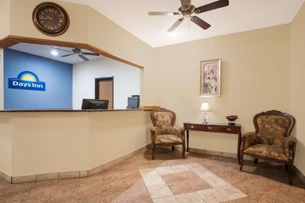 Days Inn by Wyndham Mankato Main image