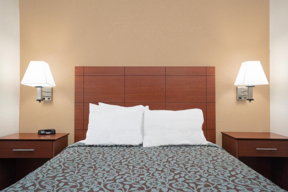 Room image 3