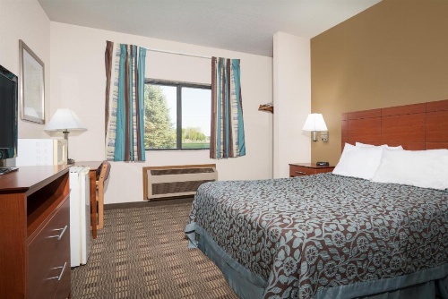 Days Inn by Wyndham Mankato image 25
