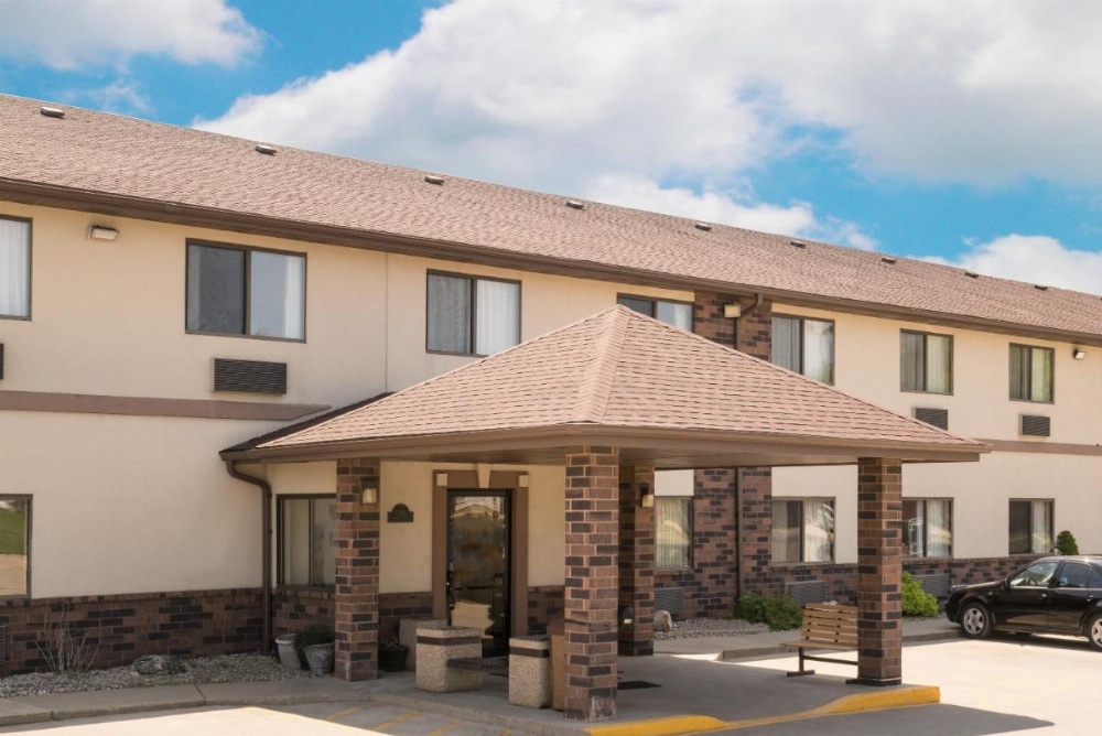 Days Inn by Wyndham Mankato Image 28