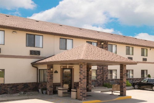 Days Inn by Wyndham Mankato image 28