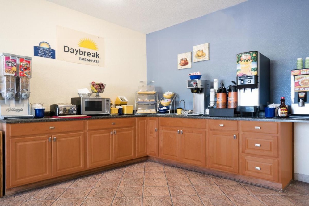 Days Inn by Wyndham Mankato Image 32