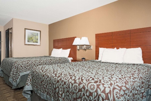 Days Inn by Wyndham Mankato image 7